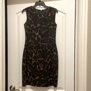 TAHARI DRESS!! Never worn! Beautiful detailing in darts and zipper!